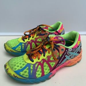 Asics  Gel Noosa Tri 9 in flash yellow/turquoise ladies running shoes size 6